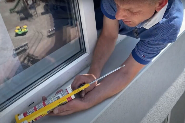 Утеплення простору під відливом вікна за допомогою бутил каучукової стрічки Київ
